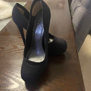 Great condition suede size 7